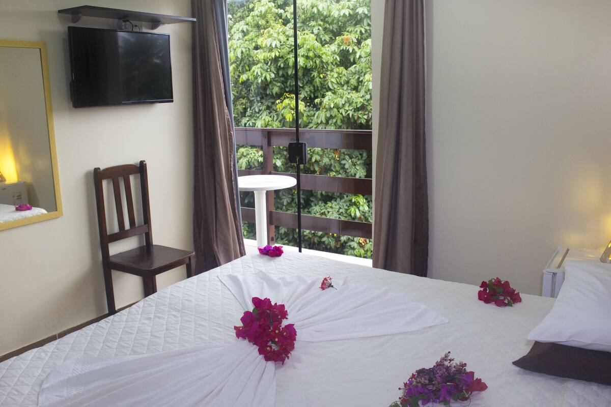 Basic Double Room, 1 Double Bed, Non Smoking | WiFi (free), bed sheets