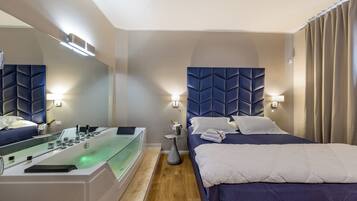 Design Double Room, Hot Tub | Minibar, individually furnished, desk, laptop workspace