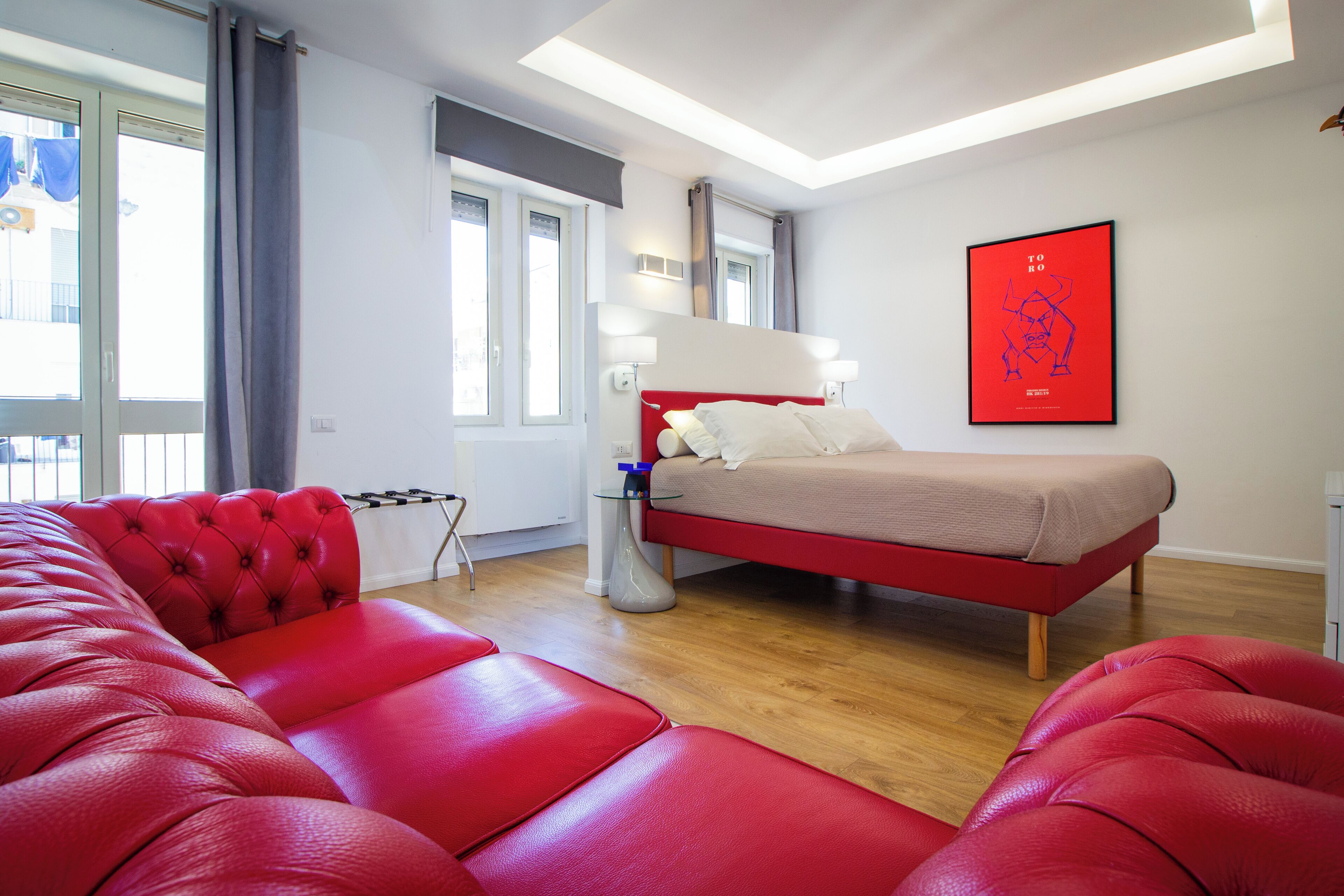 JUNIOR SUITE DESIGN CON BALCONE | Coin séjour | Télévision à écran plat, Netflix