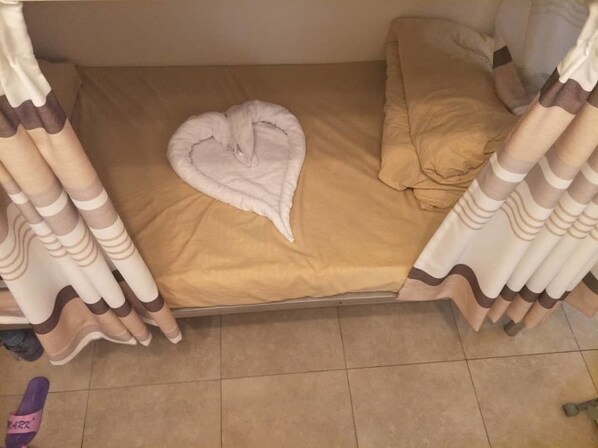 2 개의 침실, 객실 내 금고, 암막 커튼, 다리미/다리미판