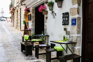Front of property - Hostal Dios Esta Bien (Peniscola)