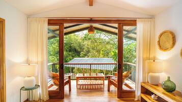 Deluxe Room The Nest | Living area