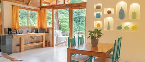 Deluxe-Studiosuite, 2Â Schlafzimmer, Bergblick | Wohnbereich