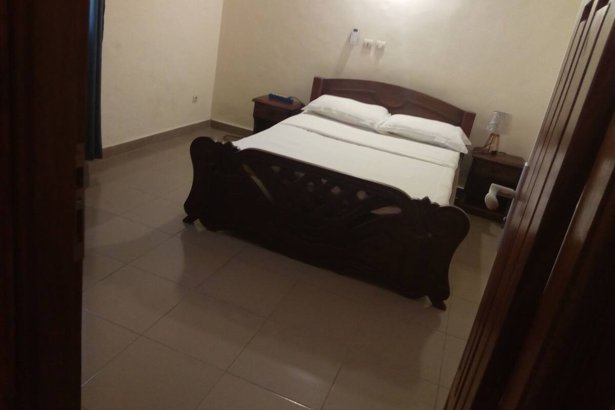 City Apartment, 2 Bedrooms | 2 bedrooms, desk, free WiFi, bed sheets
