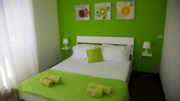 Double or Twin Room, Shared Bathroom, Lake View | Wi-fi percuma