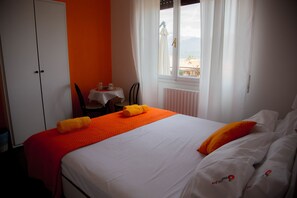 Double or Twin Room, Shared Bathroom, Lake View | Wi-fi percuma