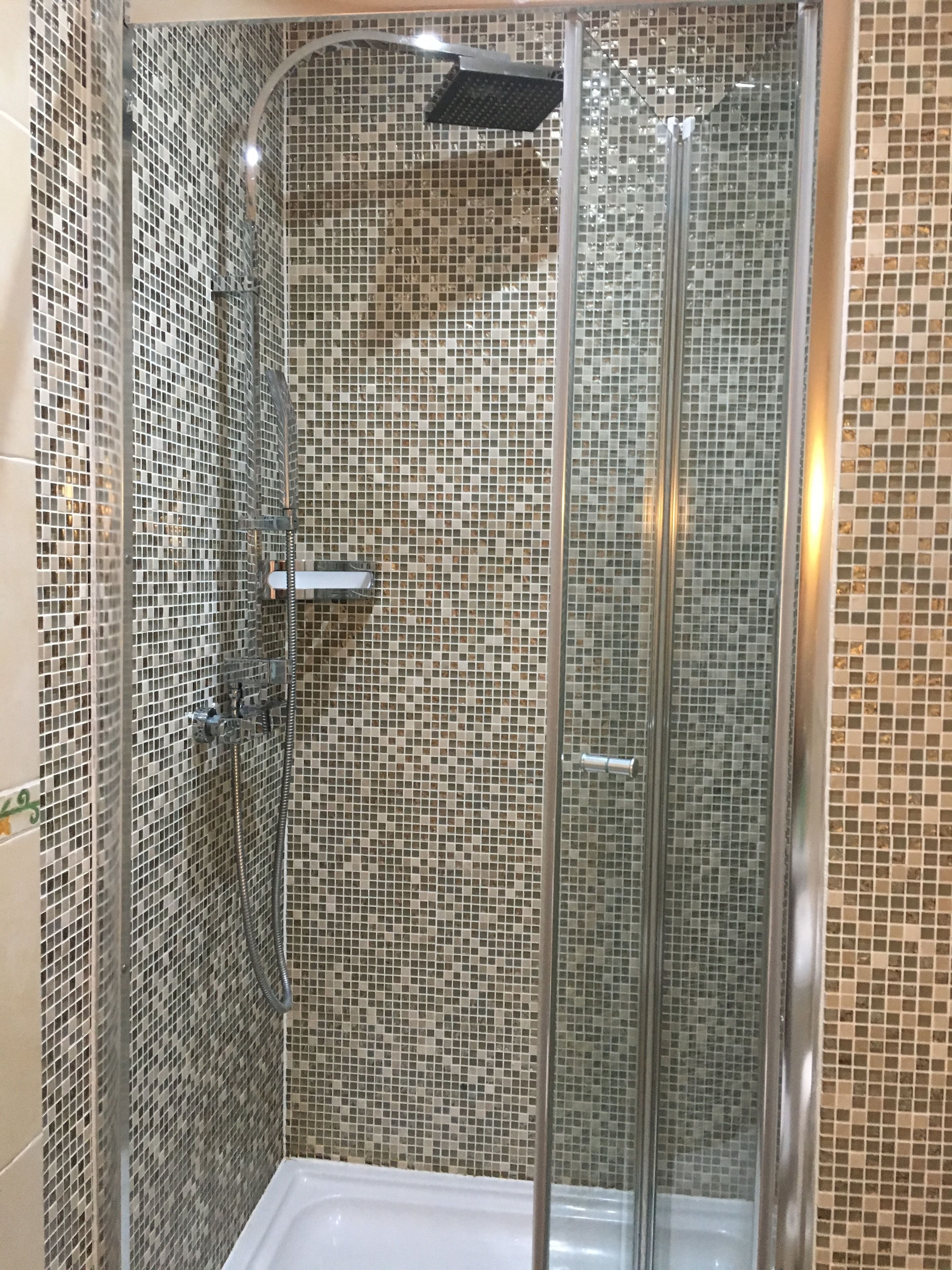 Kamar Double, ensuite | Kamar mandi | Handuk