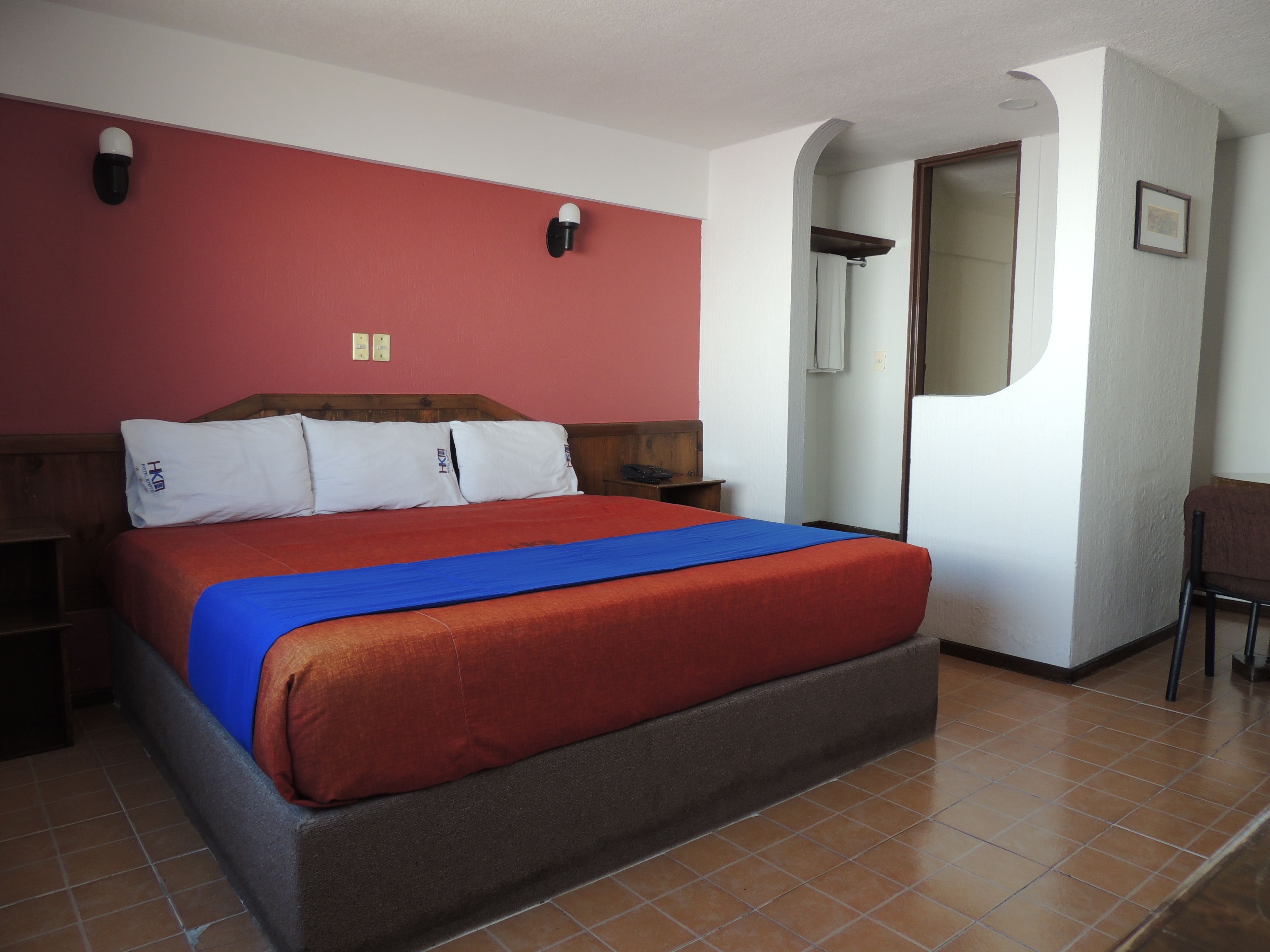 Habitación tradicional, 1 cama King size, para no fumadores | Sábanas de algodón egipcio y ropa de cama de alta calidad 