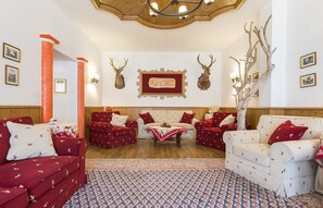 Coin salon dans le hall