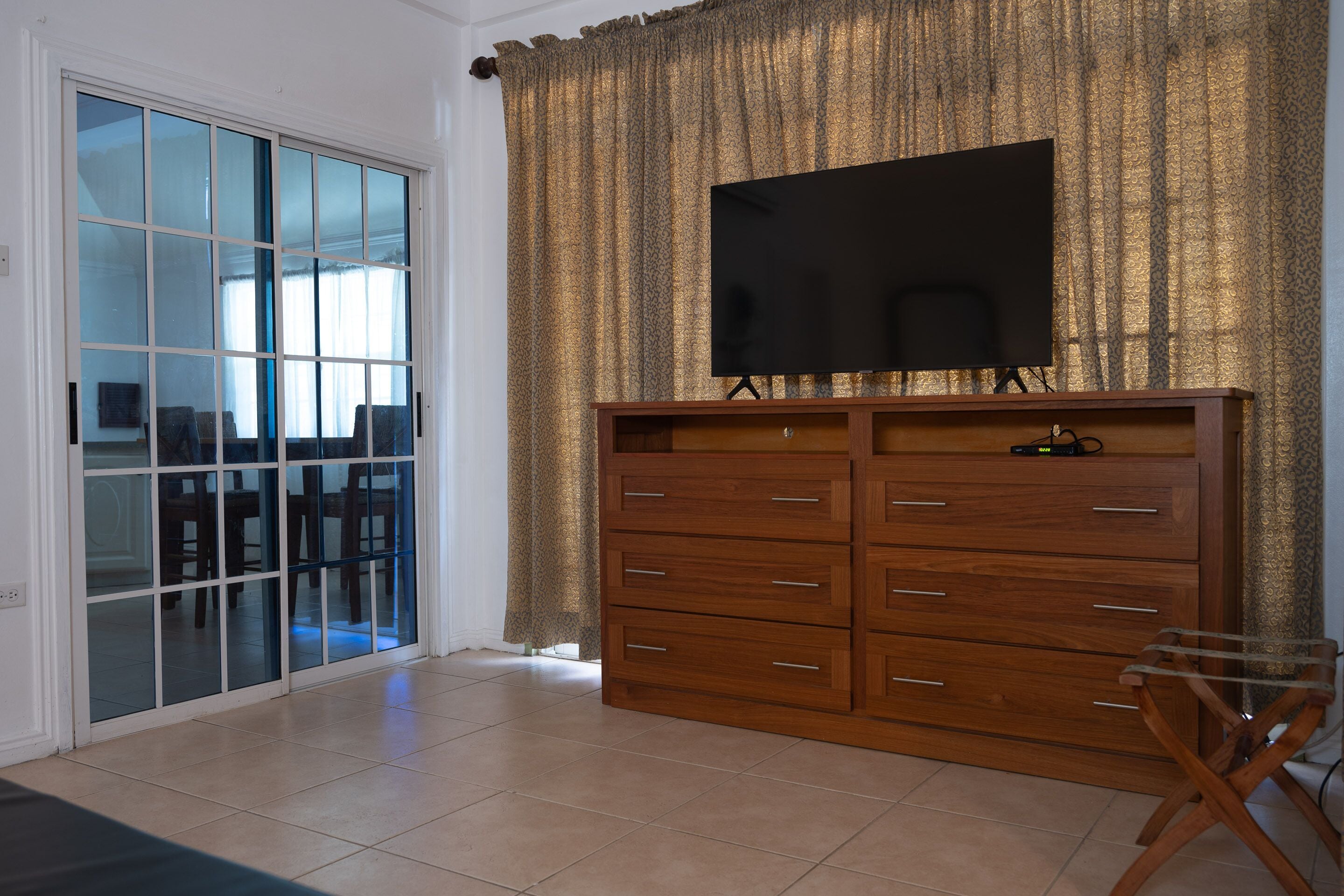 presidential suite, 1 king bed | 1 bedroom, down duvets, minibar, in-room safe