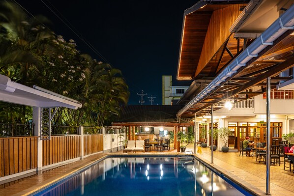 Outdoor pool - Grand Coastal Hotel (Georgetown)