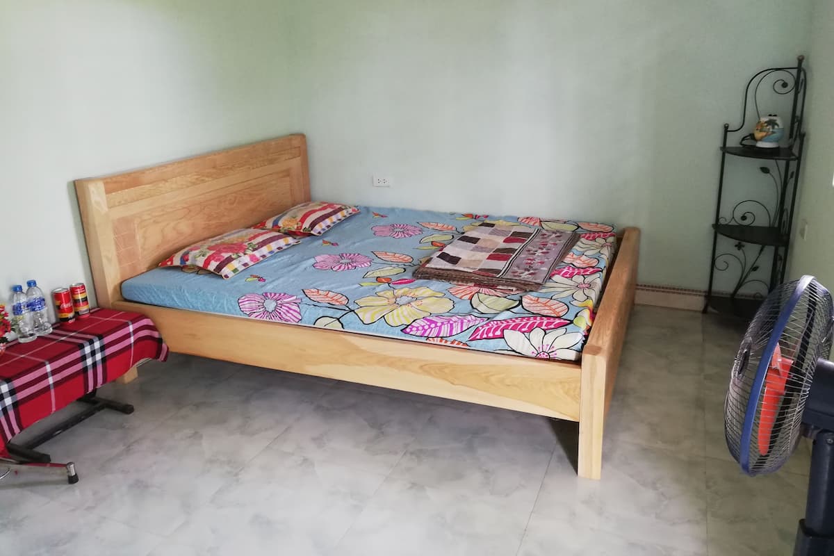 Family Room, 1 Bedroom, Private Bathroom, Lake View (Air Conditioning, TV) | Individually decorated, individually furnished, desk, soundproofing