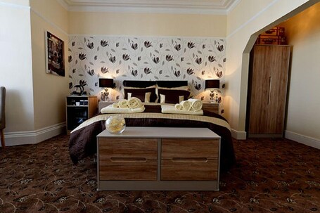 Snooze Rooms - Image 4