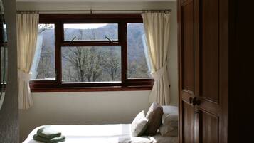 Classic Cottage, Multiple Beds, Non Smoking | 2 bedrooms, individually decorated, individually furnished