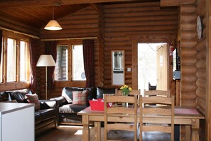 Interior entrance - Highgarry Lodges (Invergarry)