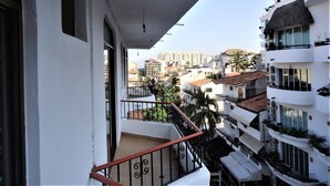 Unclassified image, 3 of 13, button - Departamentos y Bungalows Janitzio (Puerto Vallarta)