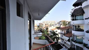 Departamento, 2 camas matrimoniales, balcón | Vista desde la habitación