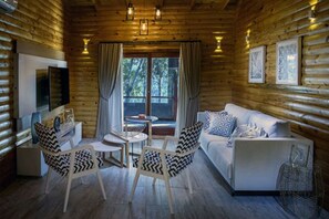 Deluxe-Villa, 2 Schlafzimmer, Flussblick | Wohnzimmer