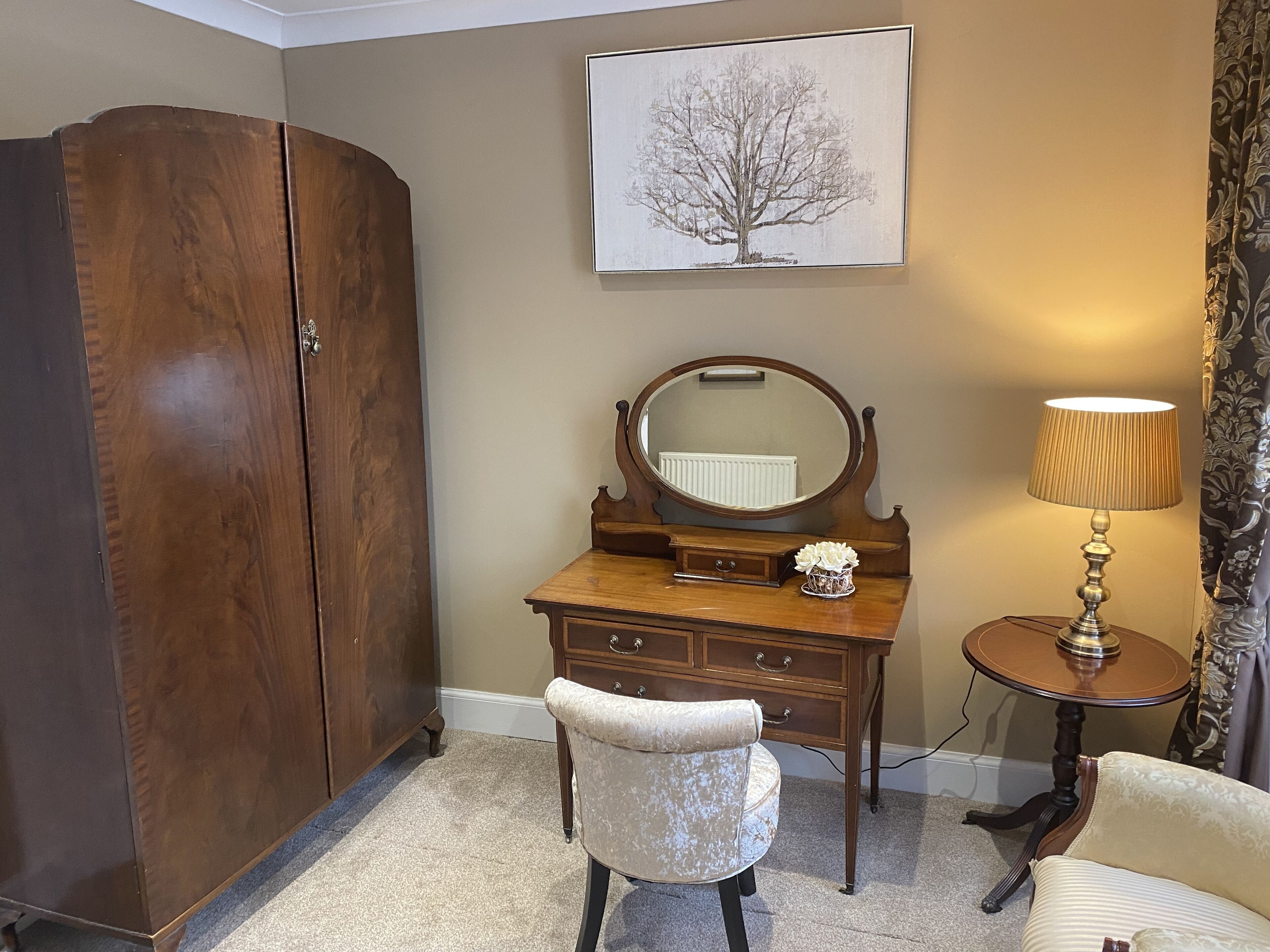 master suite | 1 bedroom, individually decorated, individually furnished, desk
