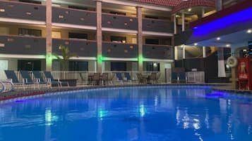 Outdoor pool, pool umbrellas