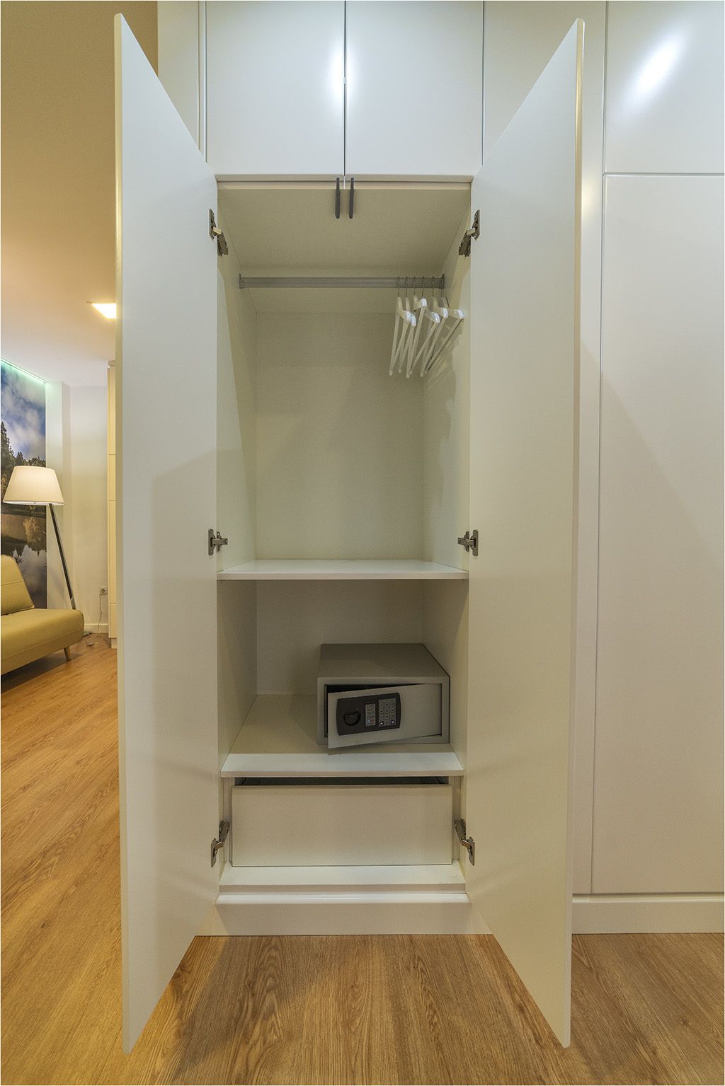 studio suite, 1 queen bed with sofa bed | safe