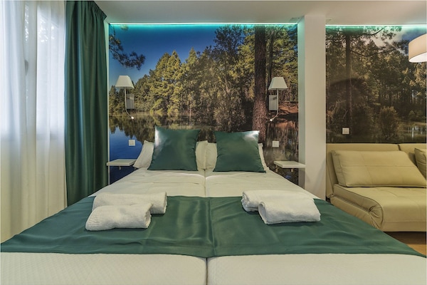 Studio Suite, 1 Queen Bed with Sofa bed | Premium bedding, down comforters, minibar, in-room safe