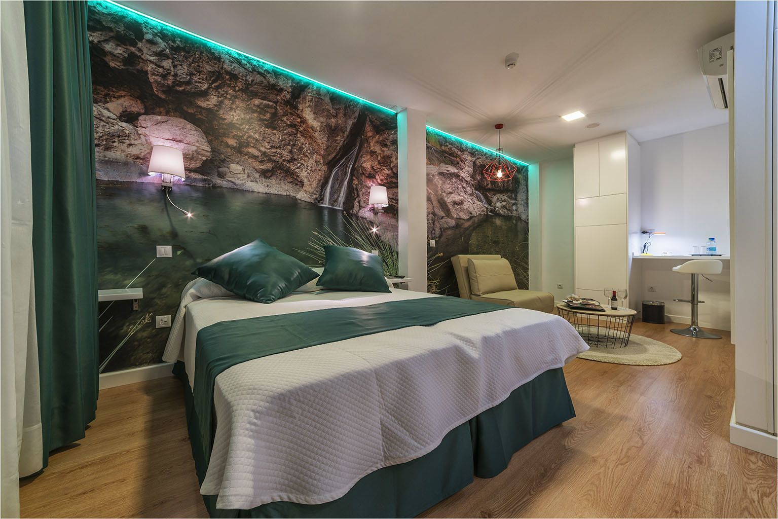 studio suite, 1 queen bed with sofa bed | premium bedding, down duvets, free minibar, in-room safe