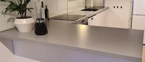 Design Apartment, Multiple Beds, Non Smoking | Dining room