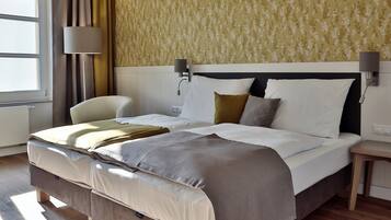 Standard Double or Twin Room, Multiple Beds, Accessible, Non Smoking | In-room safe, blackout drapes, soundproofing, rollaway beds