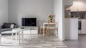Apartment | Iron/ironing board, free cots/infant beds, free WiFi - Warsaw Kasprzaka ApartHotel (Warsaw)
