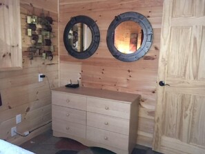 Basic-Haus, 3 Schlafzimmer | Badezimmer | Duschwanne, kostenlose Toilettenartikel, Haartrockner, Handtücher