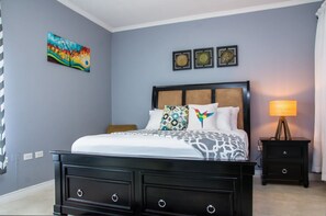 Condo (Bromptons41) | Iron/ironing board, free WiFi, bed sheets