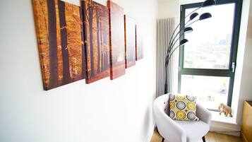 Premium-Apartment, 2 Schlafzimmer, Stadtblick | 2 Schlafzimmer, Bettwäsche aus ägyptischer Baumwolle