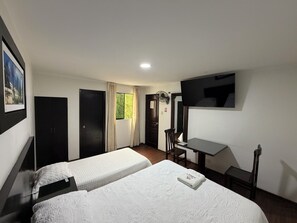 Habitación matrimonial + adicional | Gratis Wi-Fi, sengetøj