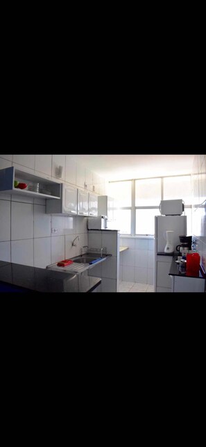 Apartamento básico, 1 cama Queen, para não fumantes | Cozinha privada | Cooktop, torradeira