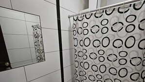 تجهيزات دش، دُش غزير، مناشف