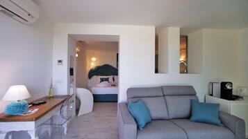 Suite Junior | Seprai katun Mesir, seprai premium, selimut bulu angsa, dan busa memori