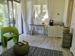 Comfort Room | Egyptian cotton sheets, premium bedding, down duvets, memory-foam beds - Geco di Giada Exclusive Art Suites (Olbia)