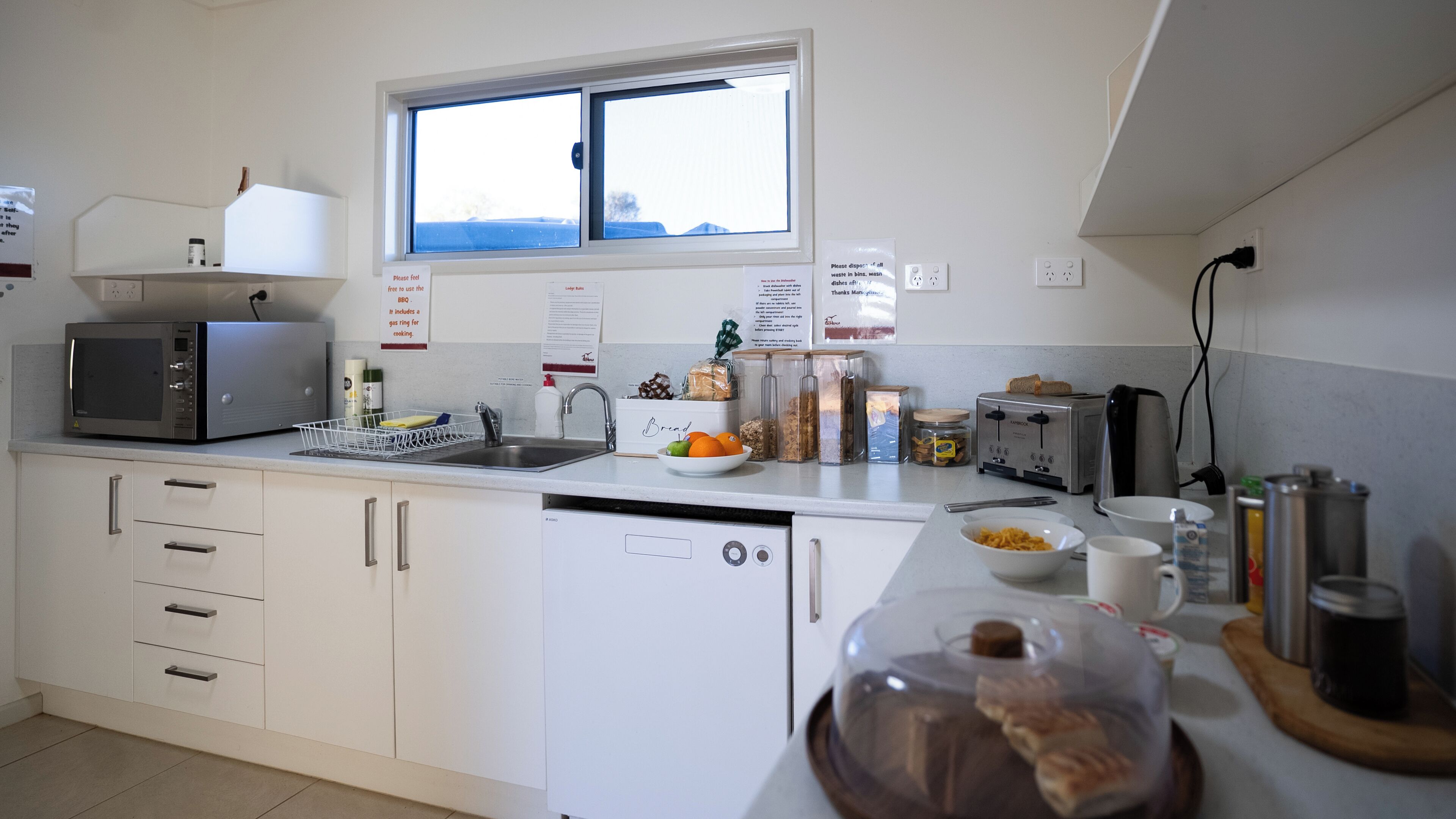 Daily continental breakfast (AUD 15.00 per person)