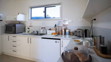 Daily continental breakfast (AUD 15.00 per person)