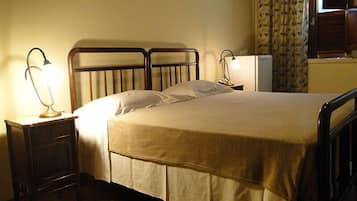 Escrivaninha, camas extras/dobráveis (sobretaxa), Wi-Fi de cortesia