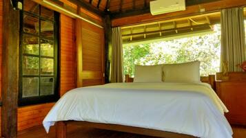 Honeymoon Single Room, 1 Bedroom, Courtyard View, Poolside | In-room safe, blackout curtains, soundproofing, free WiFi