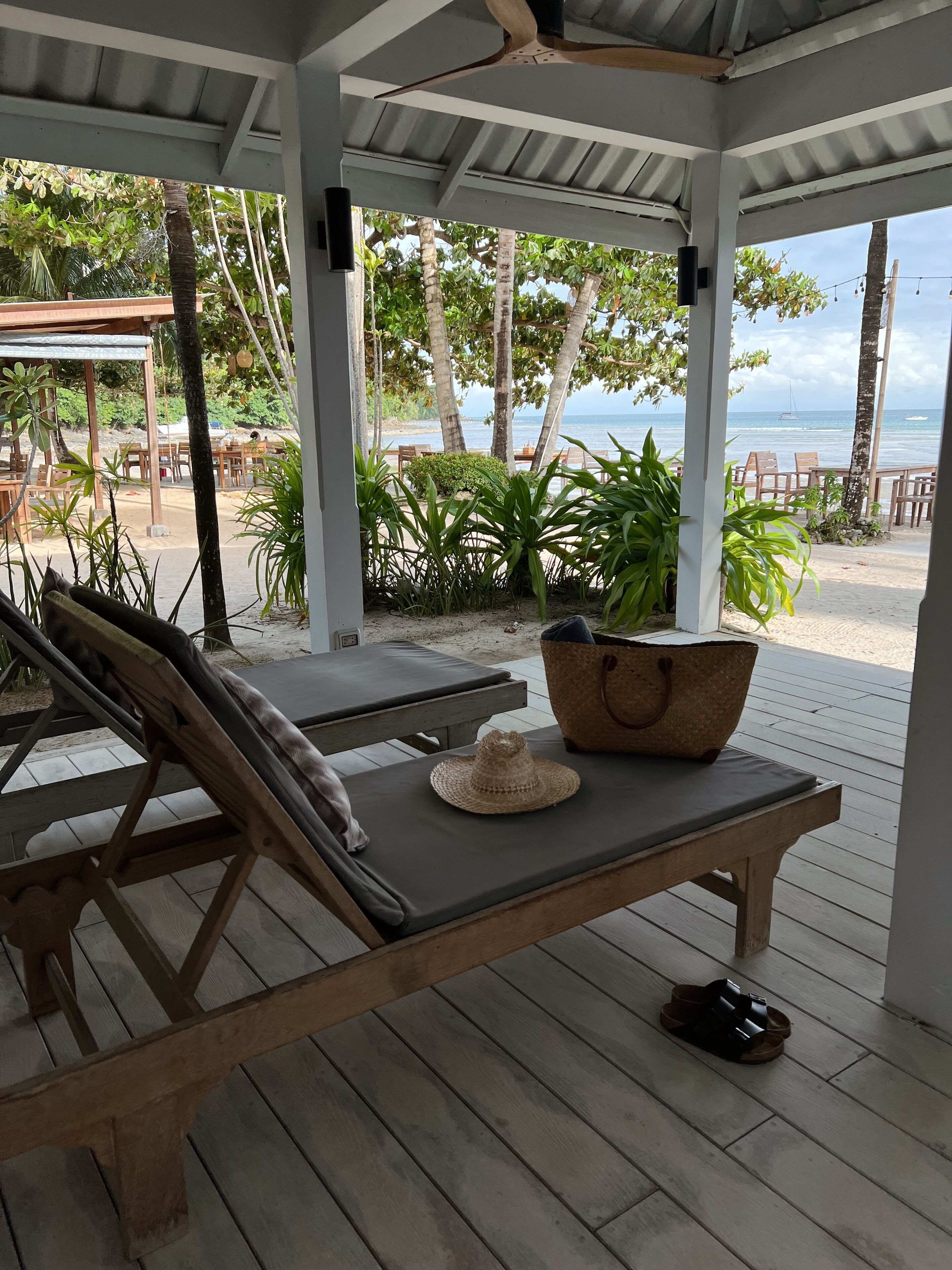 Bay View - Beachfront | Terrace/patio