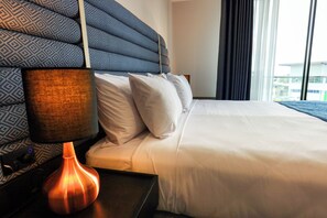 Premium bedding, pillow-top beds, individually decorated - Marsden Suites Albany (Auckland)