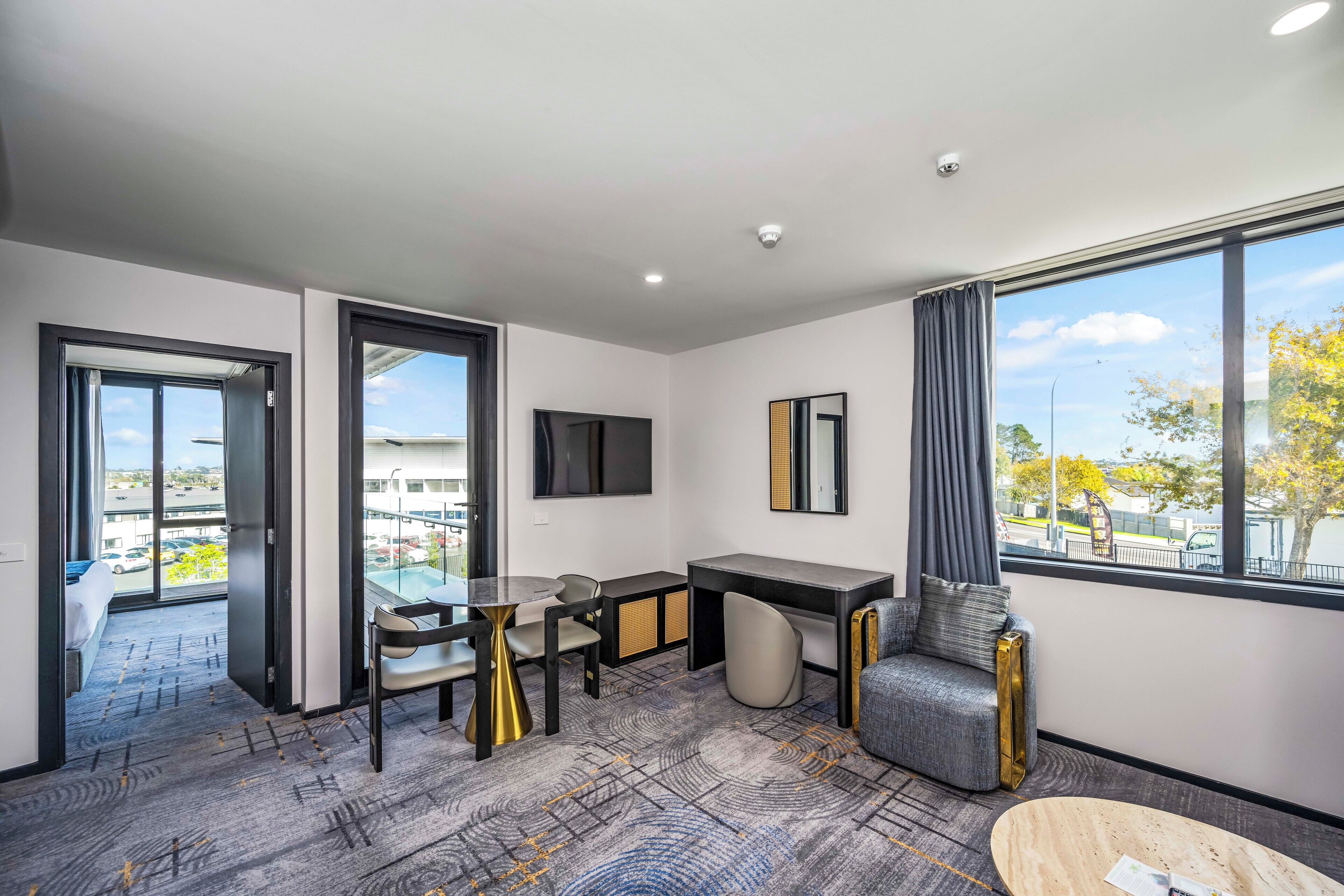 One Bedroom Suite | Living area