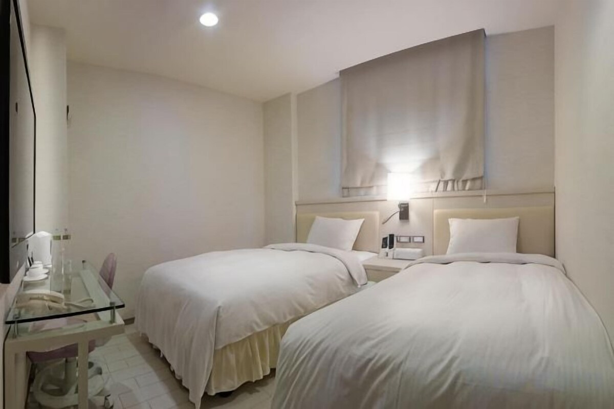 2-bed Room