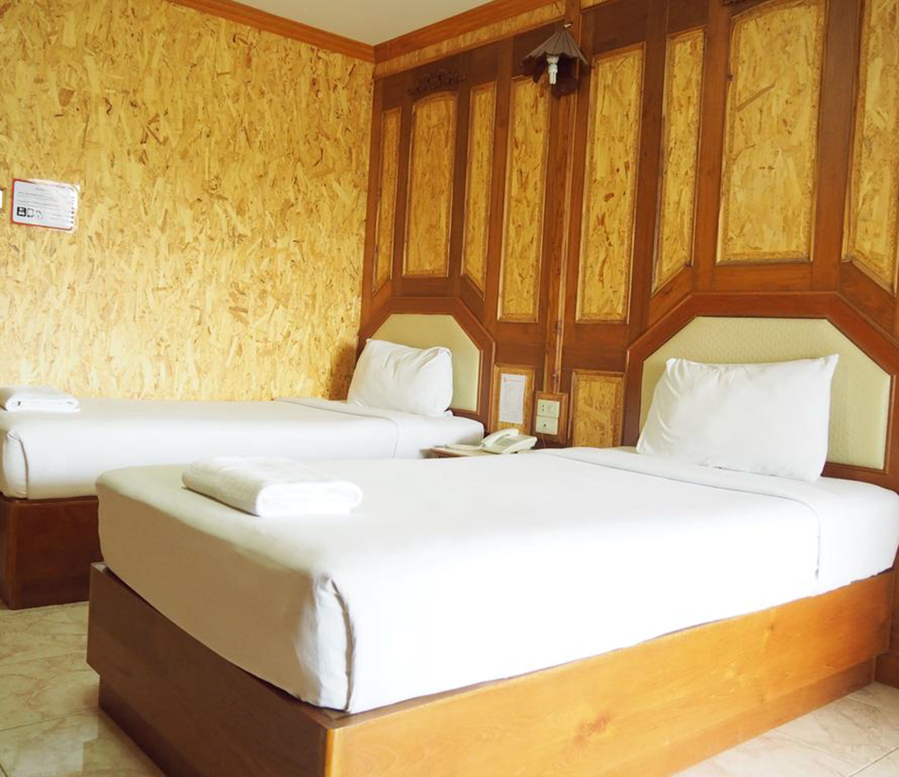 standard twin room | free wifi