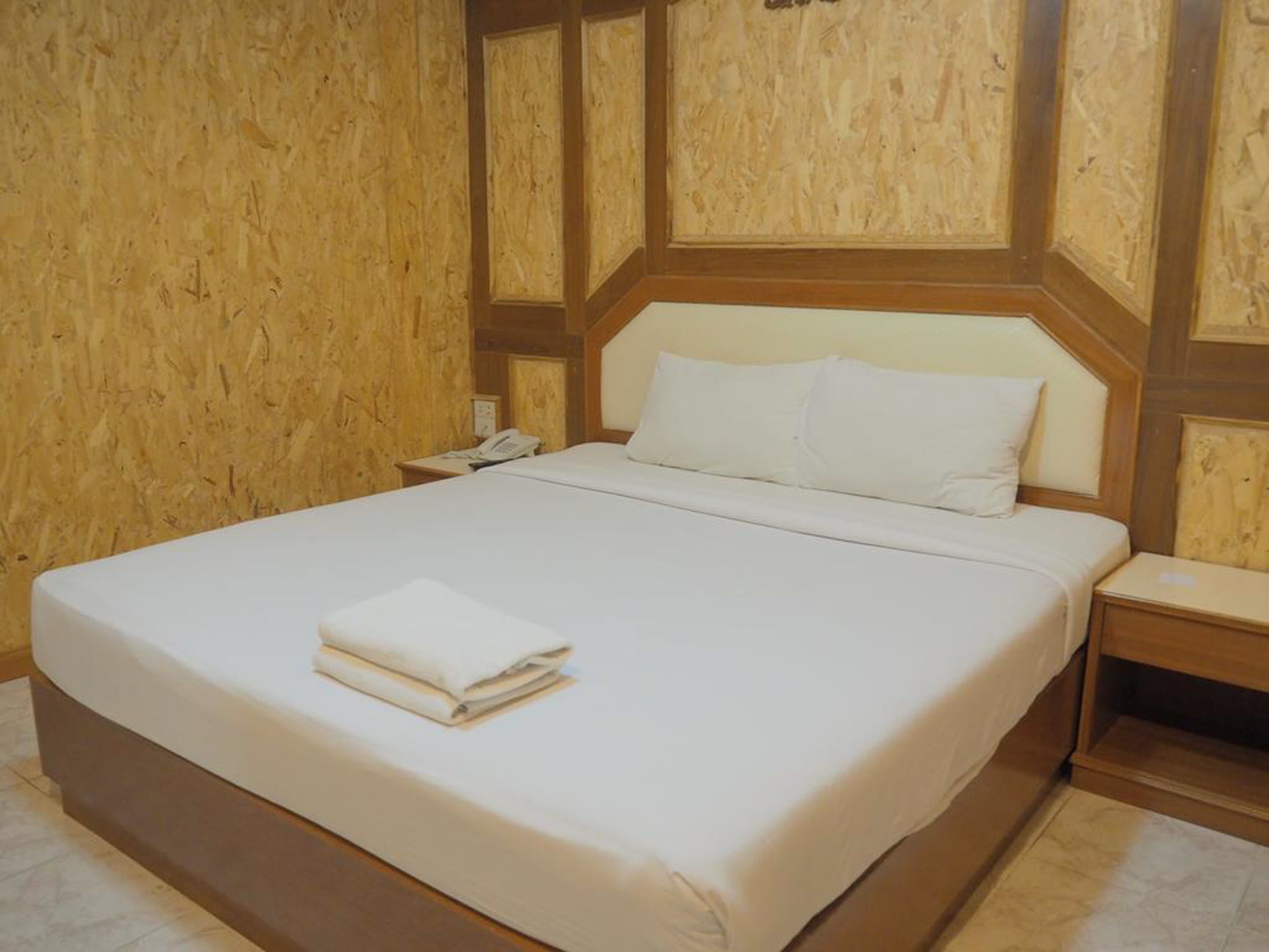 standard double room | free wifi