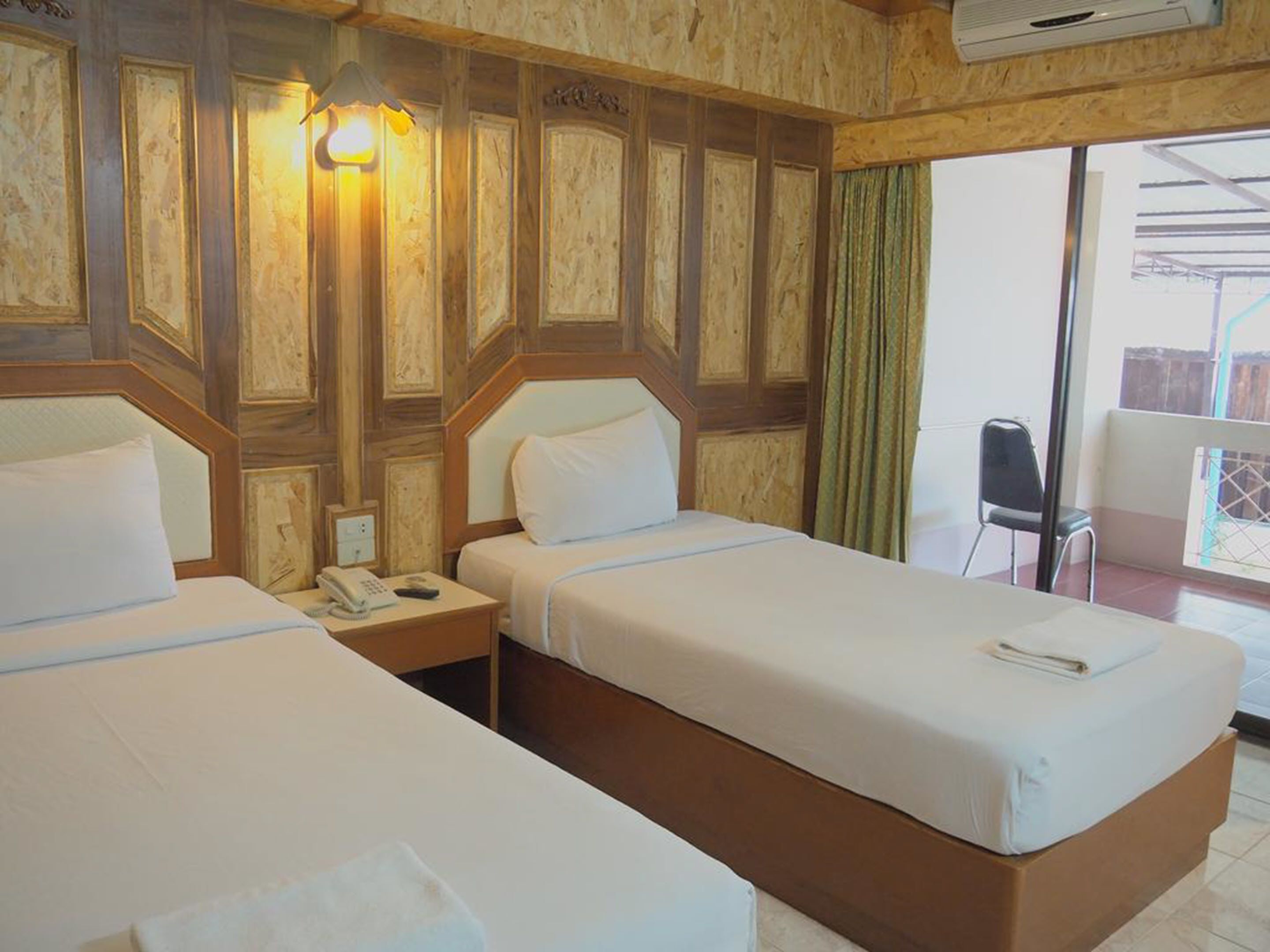 standard twin room | free wifi