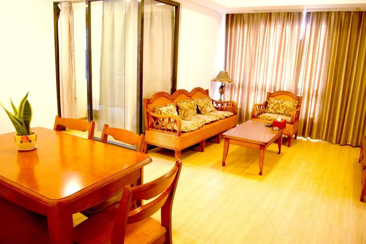 ห้องสวีท, 2 ห้องนอน, วิวแม่น้ำ | โต๊ะทำงาน, ผ้าม่านกันแสง, Wi-Fi ฟรี